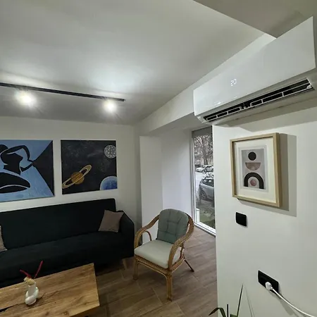 Warm Bright With Fast Wi-fi Free Parking * Skopje